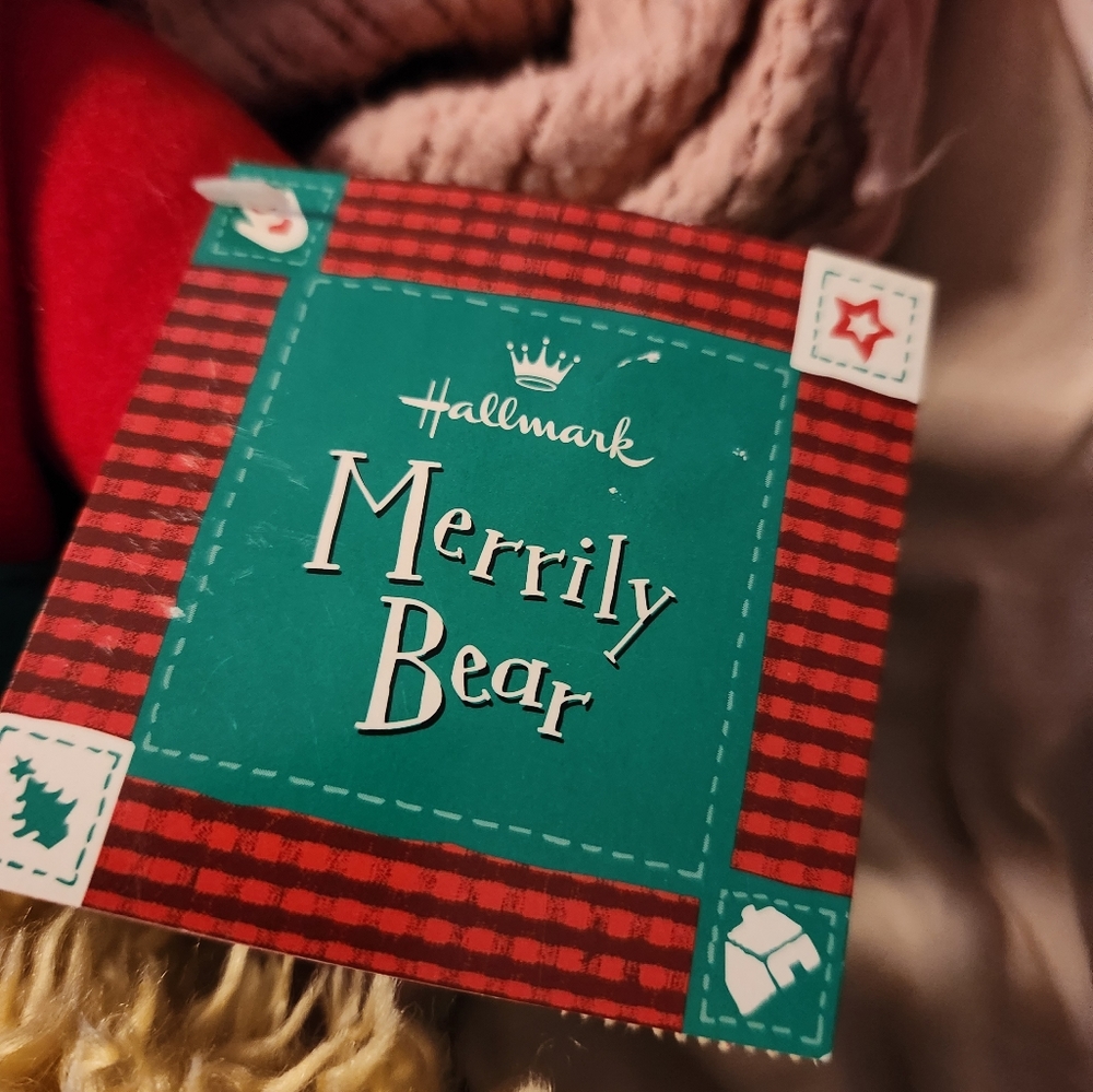 Hallmark Merrily Bear - Picture 4 of 5